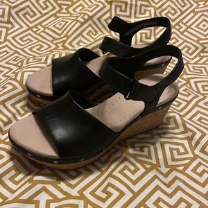 CLARKS ANNADEL CLOVER WEDGE SANDAL